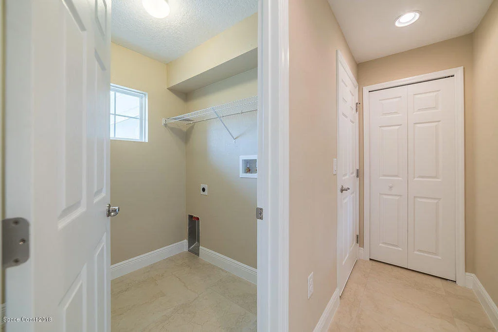Photo of 1048 Landsdowne Drive