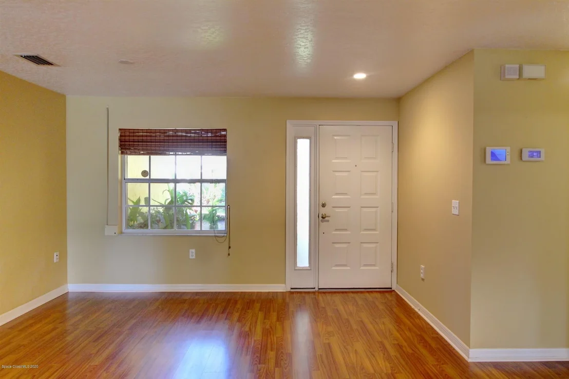 Photo of 940 Pelican Lane