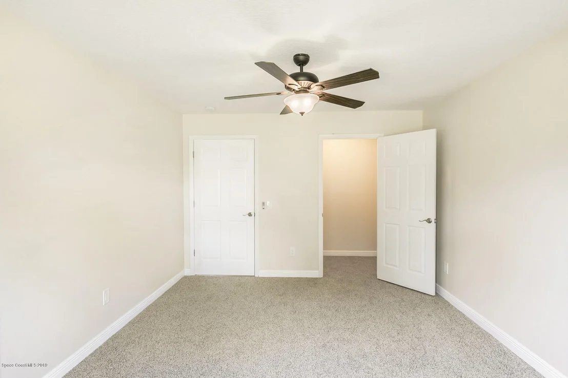 Photo of 974 Mariposa Drive NE