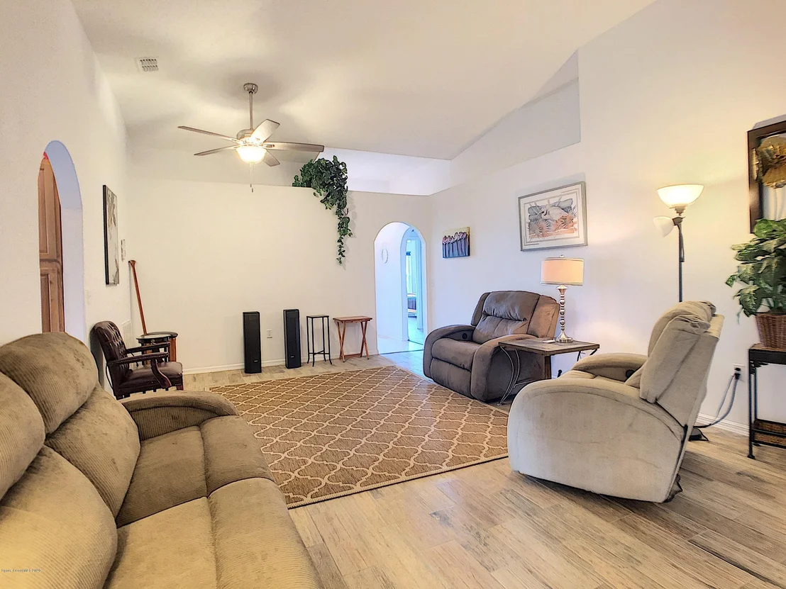 Photo of 669 Macon Drive