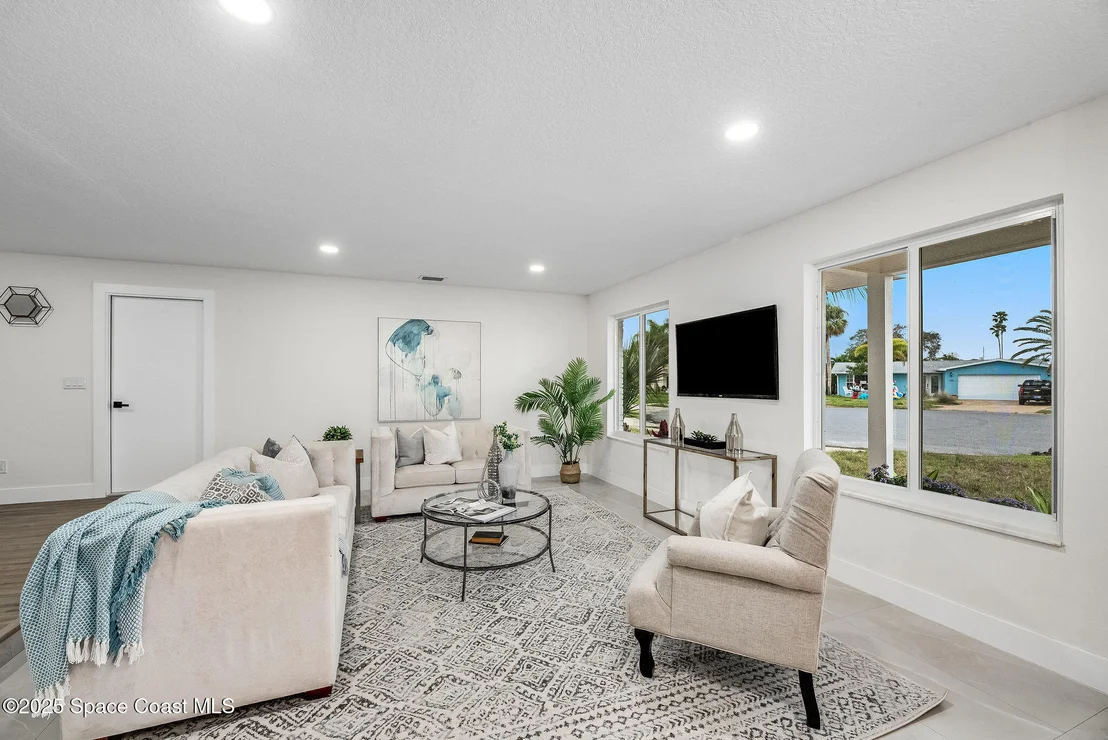Photo of 124 Uranus Court