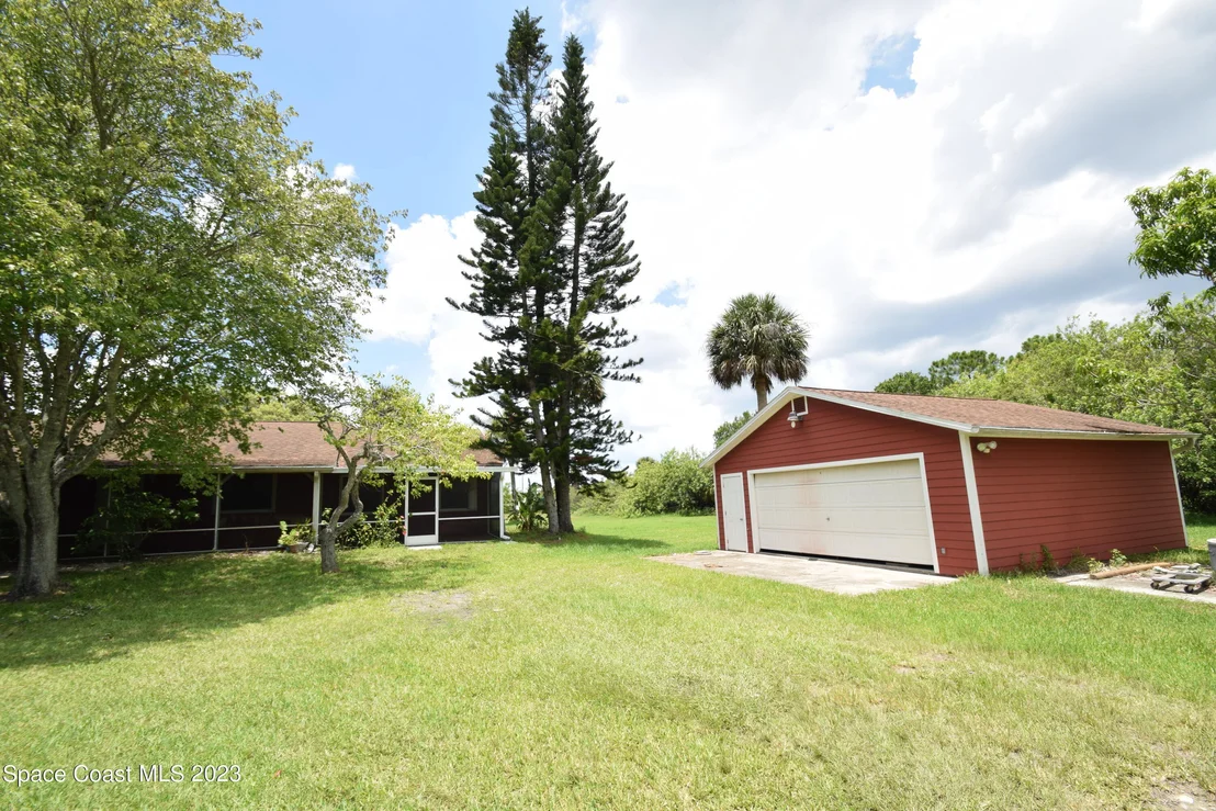 Photo of 2660 Weber Road
