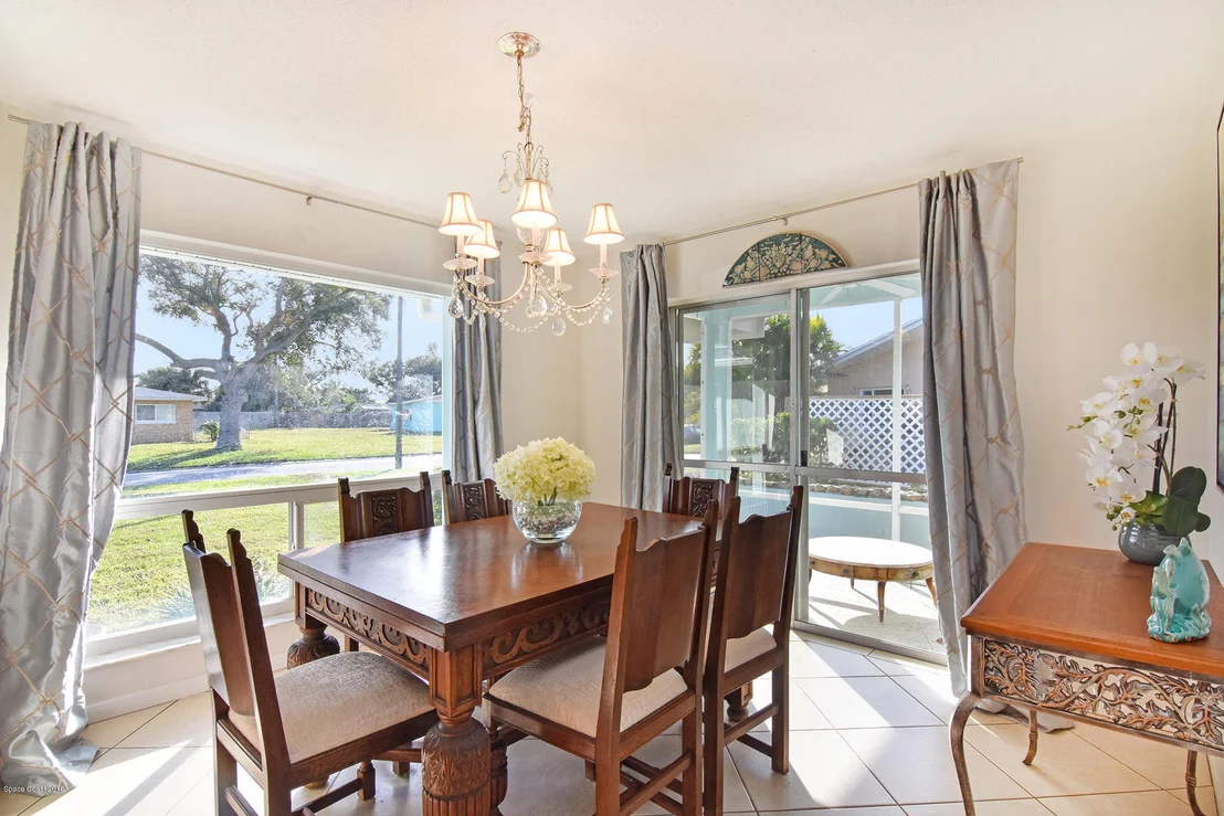 Photo of 385 Formosa Drive