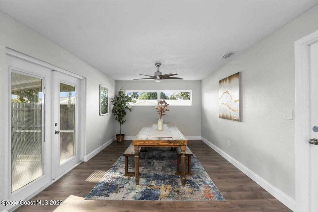 Photo of 893 Midland Road