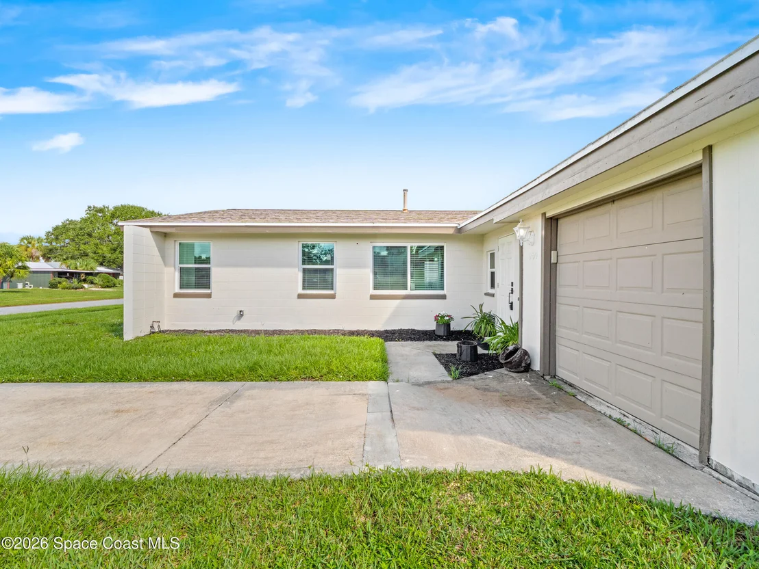 Photo of 956 Beechfern Lane