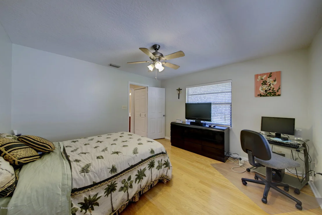 Photo of 1827 S Live Oak Drive
