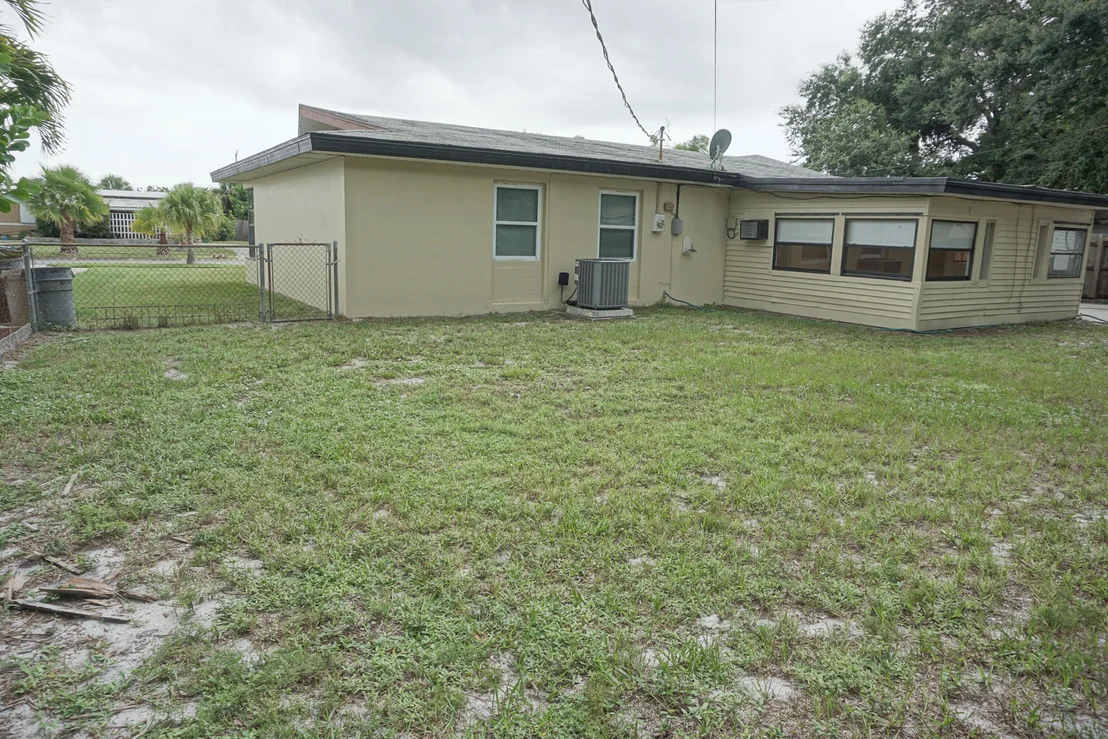 Photo of 971 Fulton Lane NE