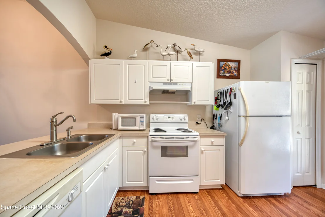 Photo of Unit 103 at 995 Luminary Circle