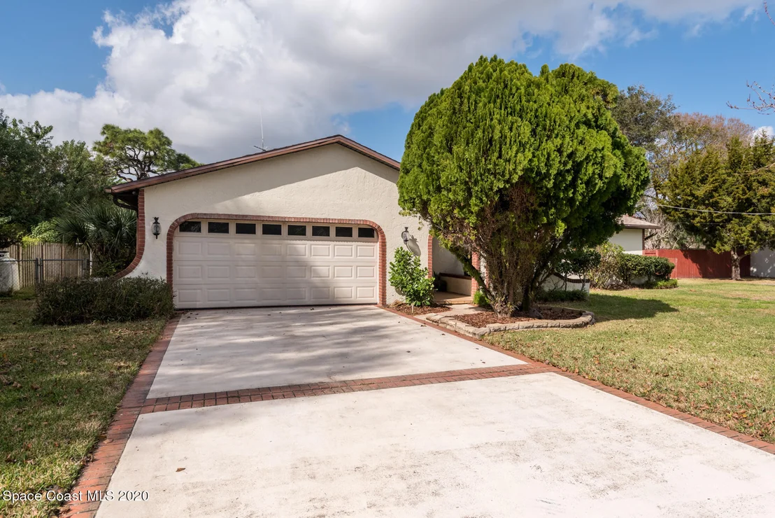 Photo of 1240 Palmdale Circle NE