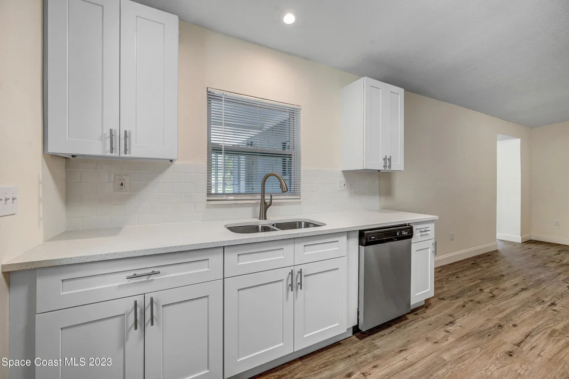 Photo of 5720 Travis Street
