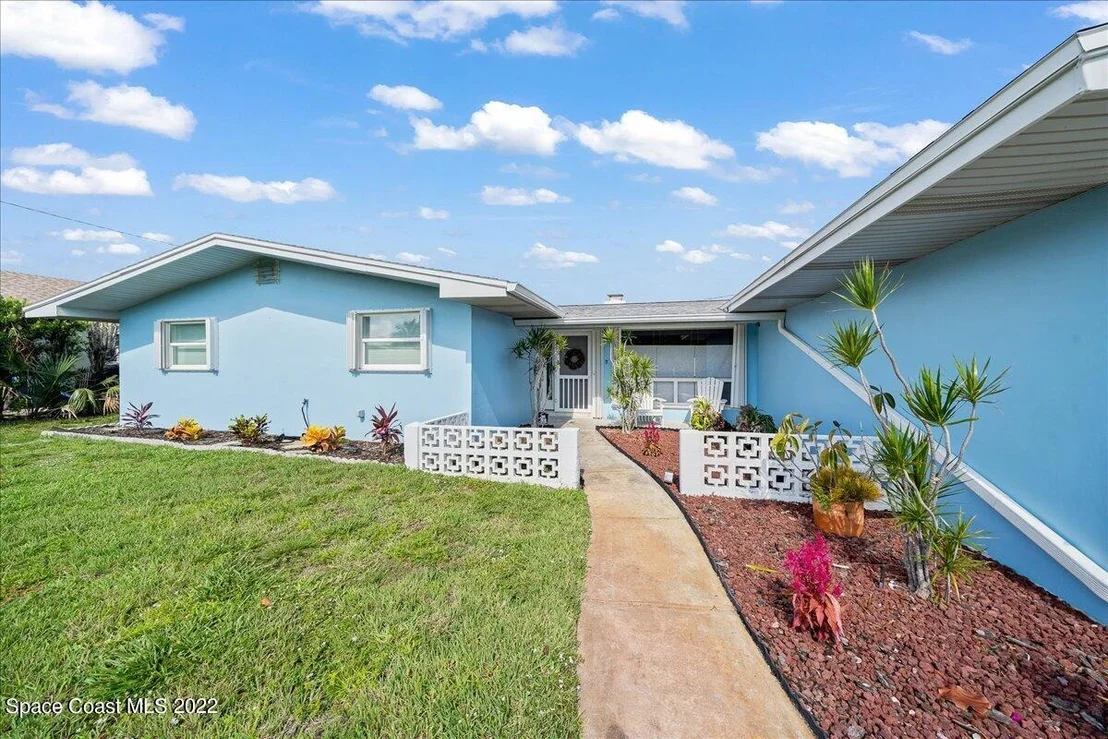 Photo of 2245 Abalone Avenue E