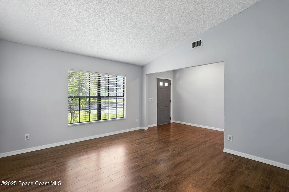 Photo of 4330 Silver Lake Drive