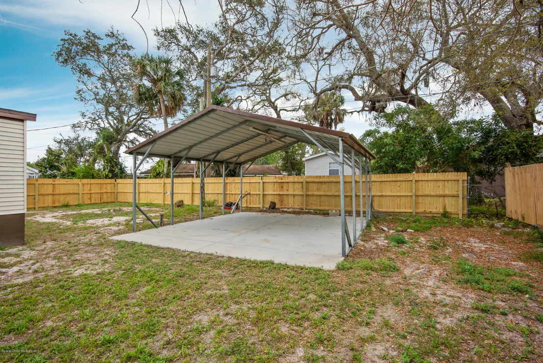 Photo of 497 Louis Drive