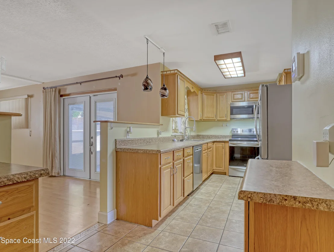 Photo of 916 Kings Post Road