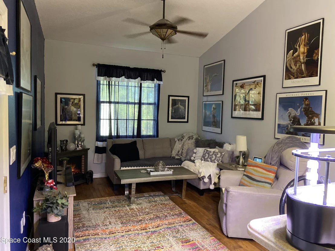 Photo of 3150 Aurora Road