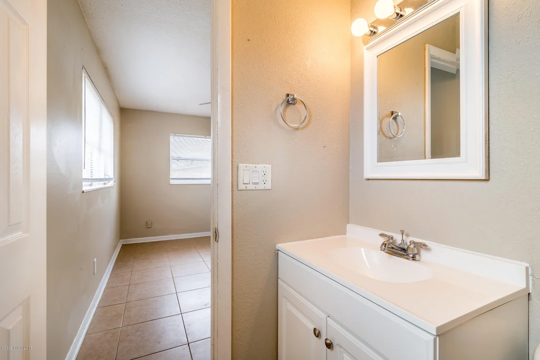 Photo of 1089 Madrid Road