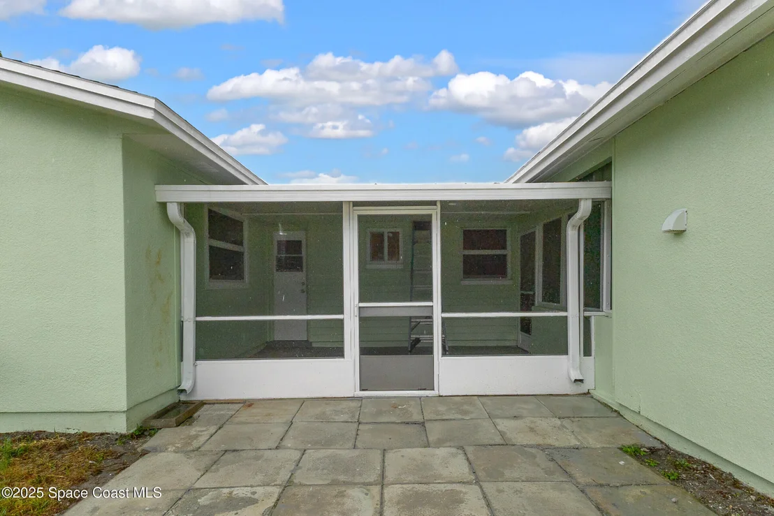 Photo of 2356 Lakeview Drive