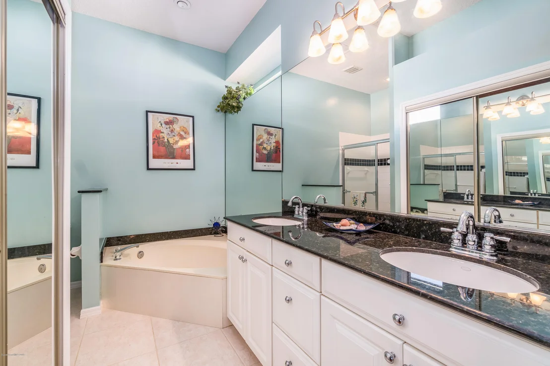 Photo of 2348 Addington Circle