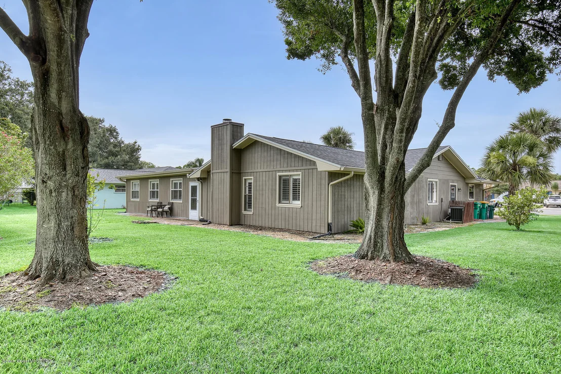 Photo of 1004 Cedarbrook Court