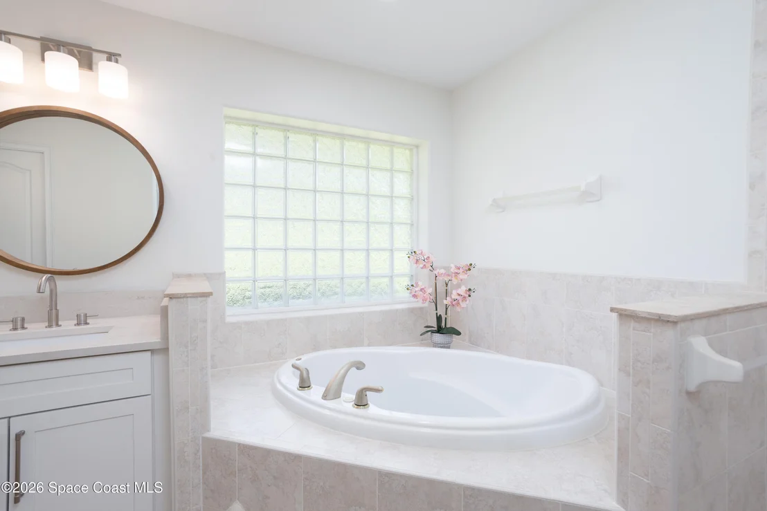 Photo of 2160 Windbrook Drive SE