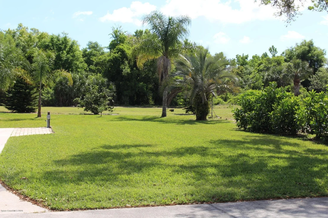 Photo of 2560 Frontier Drive