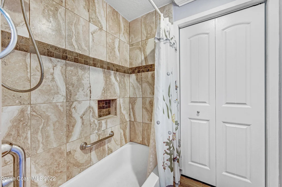 Photo of 414 Thrush Drive