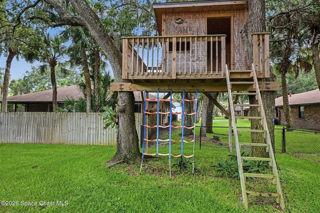 Photo of 1810 Whispering Oaks Circle