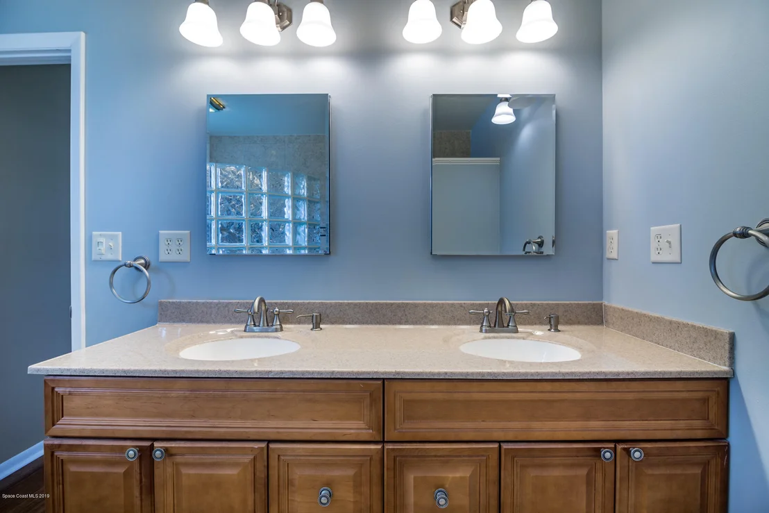 Photo of 807 Pine Valley Court