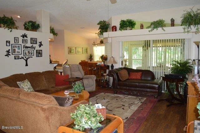 Photo of 850 POTOMAC Drive