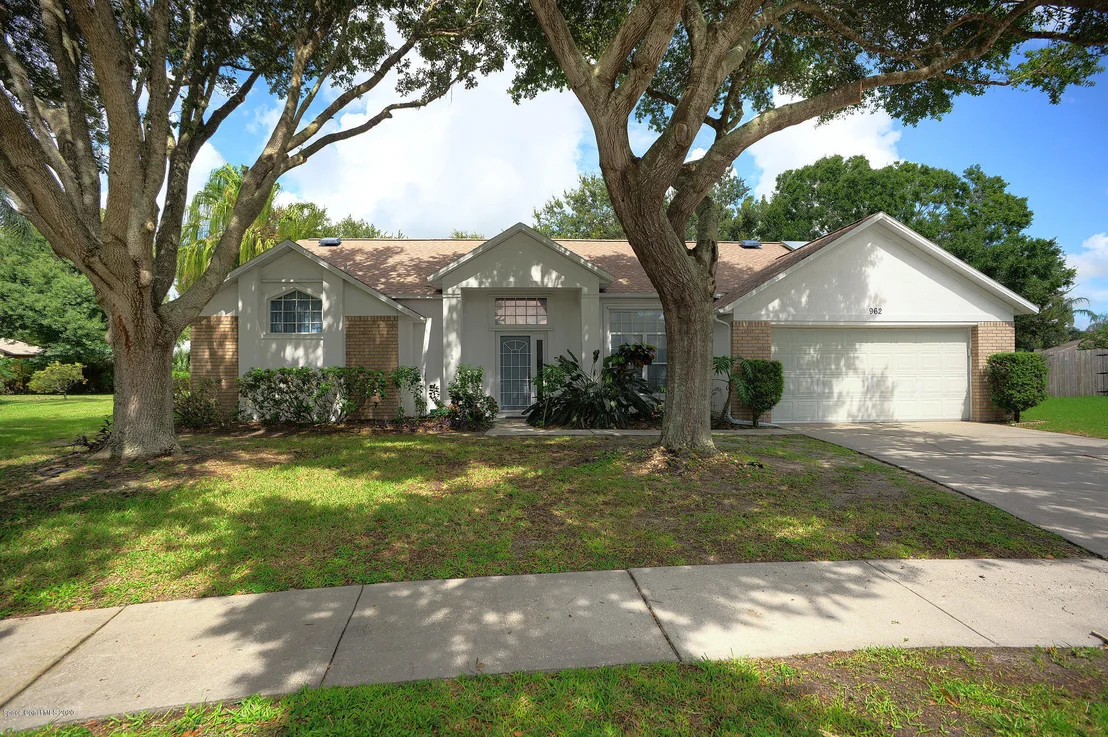 Photo of 962 Pelican Lane