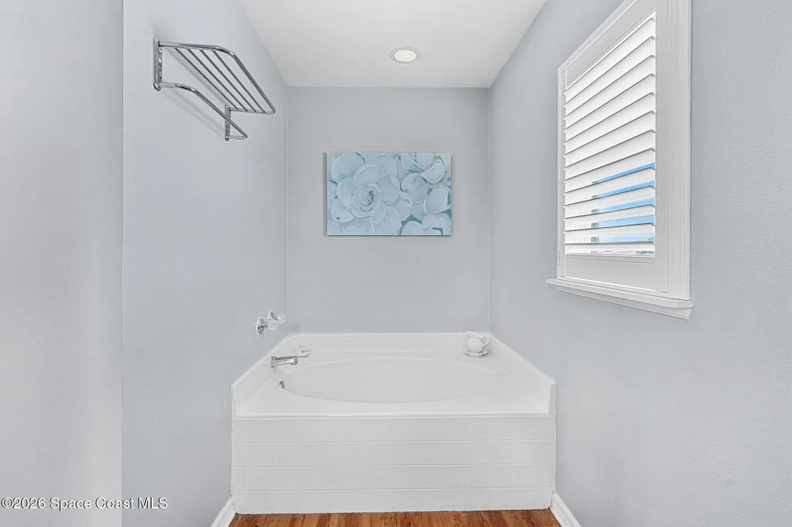 Photo of 1161 White Oak Circle