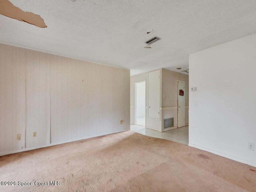 Photo of 1076 Madrid Road
