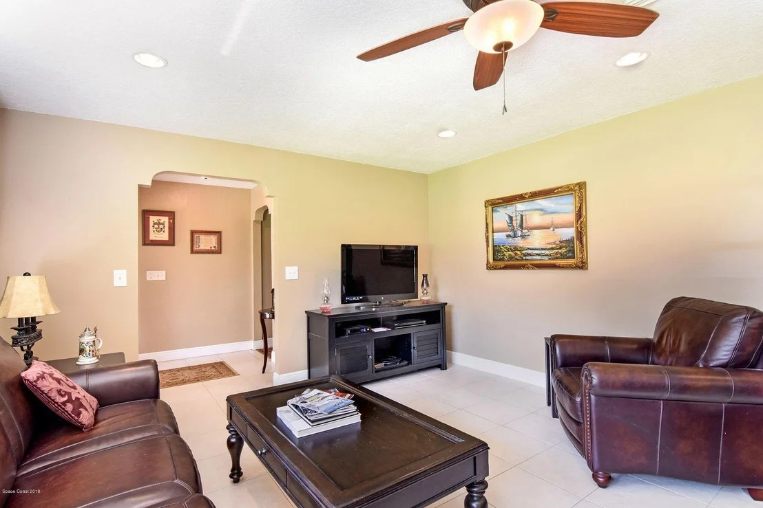Photo of 7654 Sheridan Road