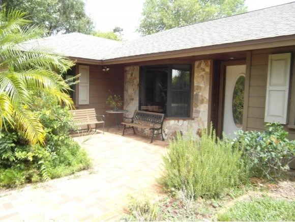 Photo of 2480 Johnston