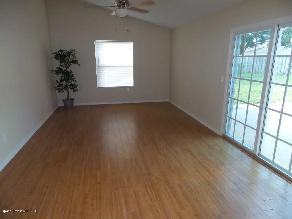 Photo of 854 Tiffany Place