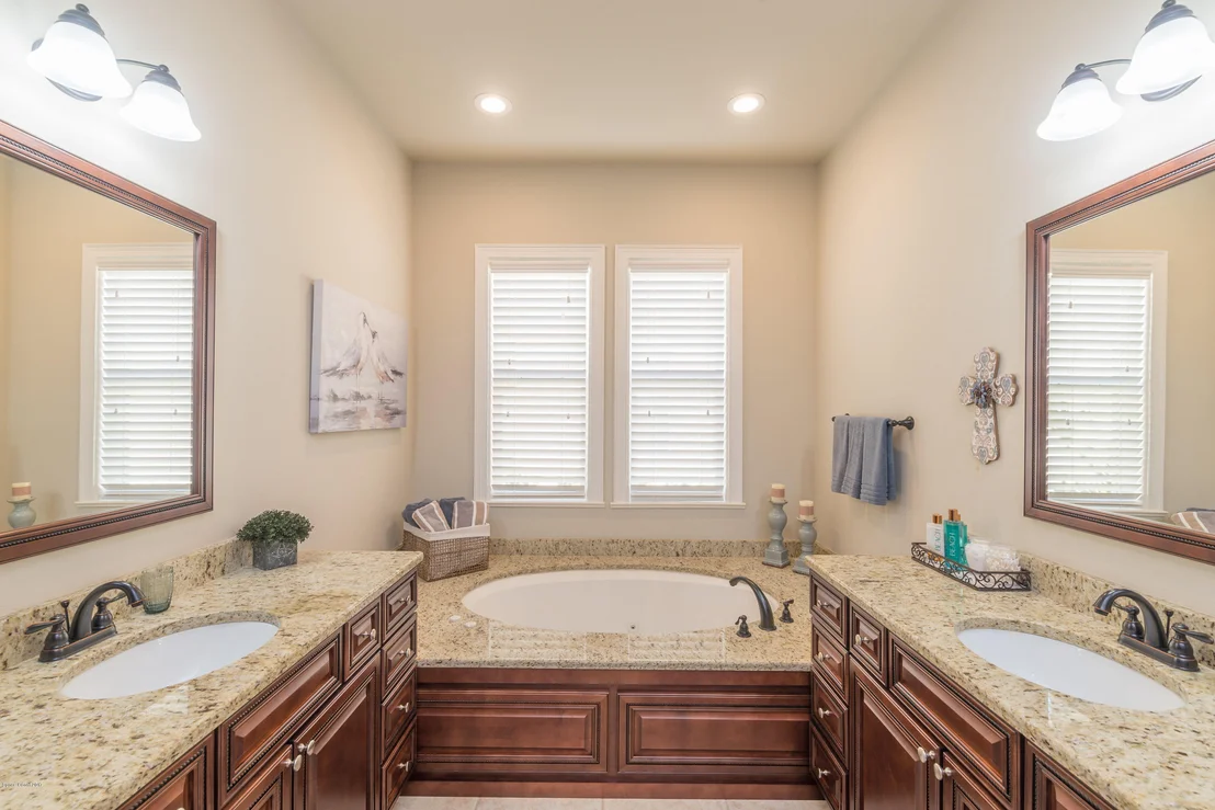 Photo of 1202 Tralee Bay Avenue