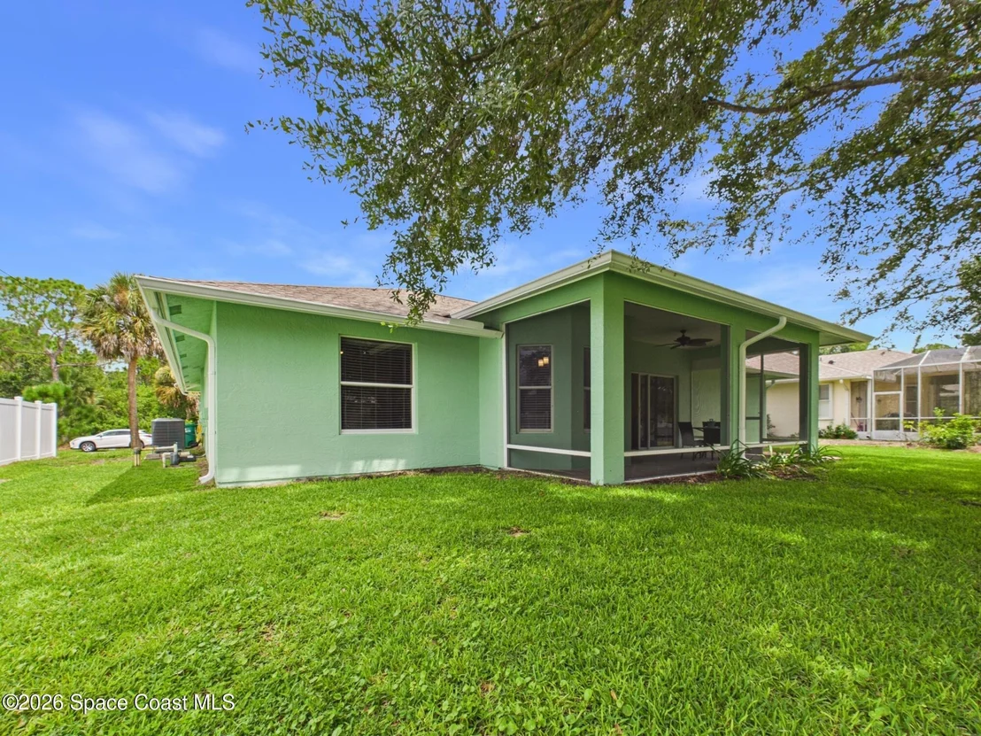 Photo of 732 Newhall Terrace