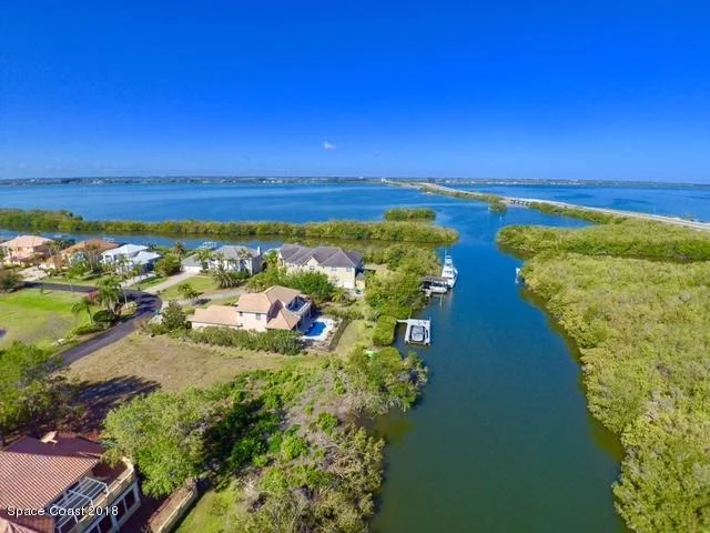 Photo of 280 Lanternback Island Drive