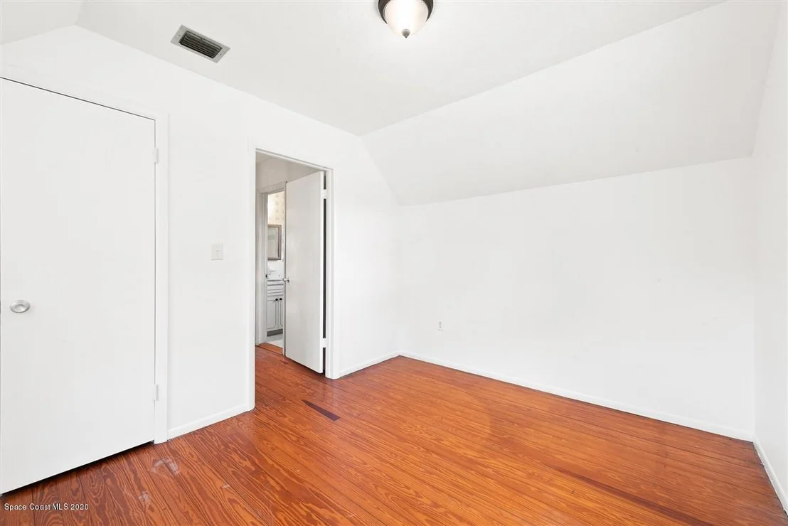 Photo of 1285 Hall Road