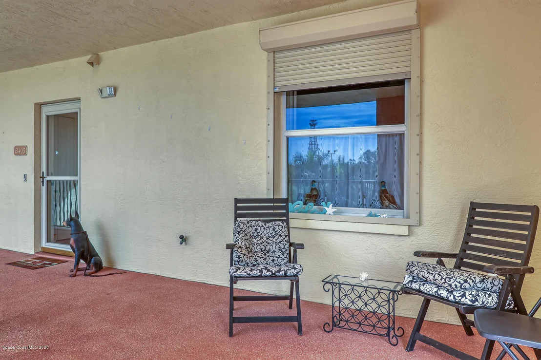 Photo of Unit 405 at 102 Riverside Drive