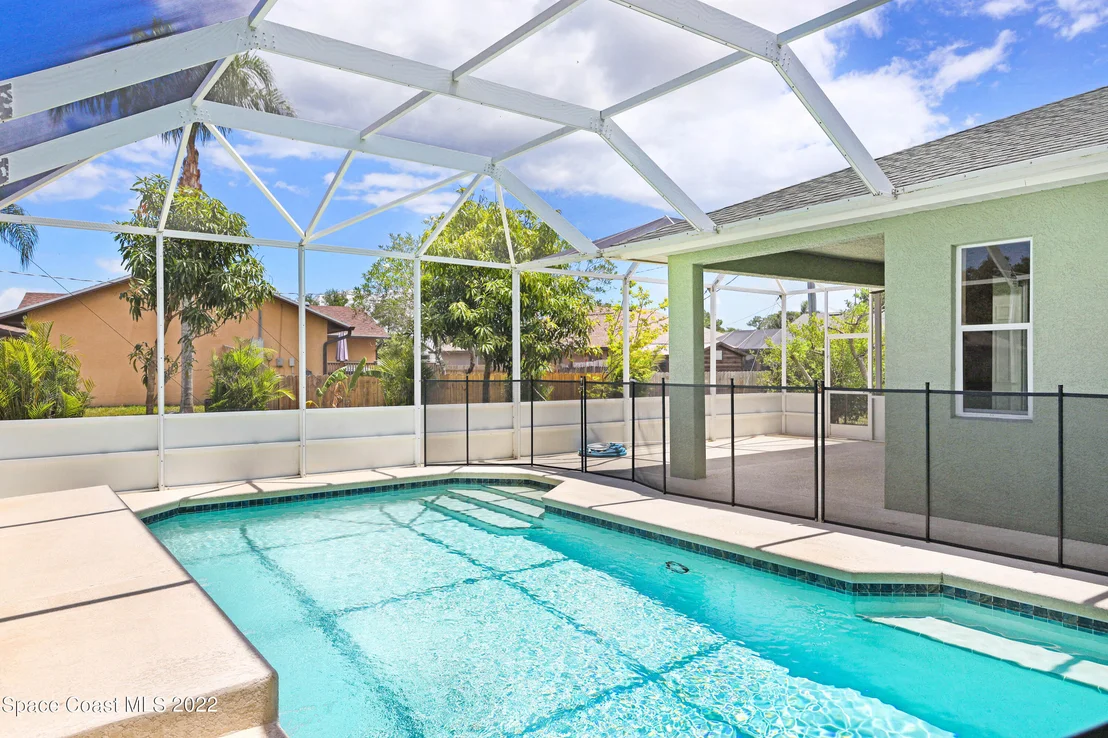 Photo of 1601 Eldron Boulevard SE
