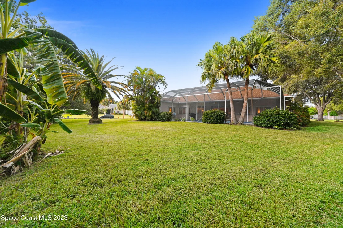 Photo of 2180 Royal Oaks Drive