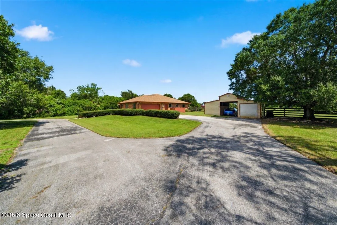 Photo of 2785 Beran Lane