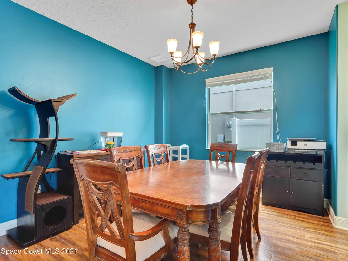 Photo of 1717 Attilburgh Boulevard