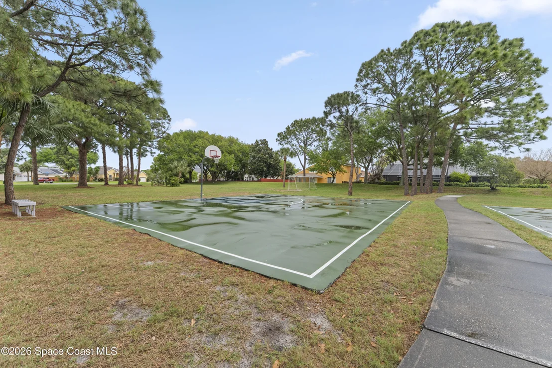 Photo of 385 Tunbridge Drive