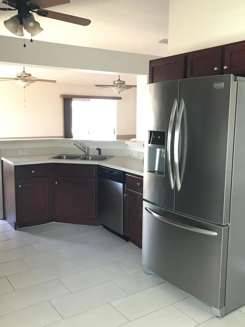 Photo of 1159 White Oak Circle