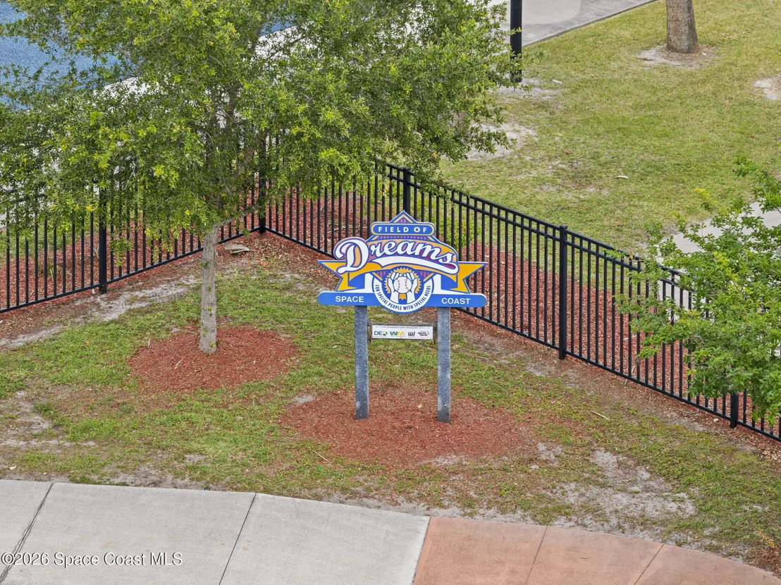 Photo of 425 La Veta Drive