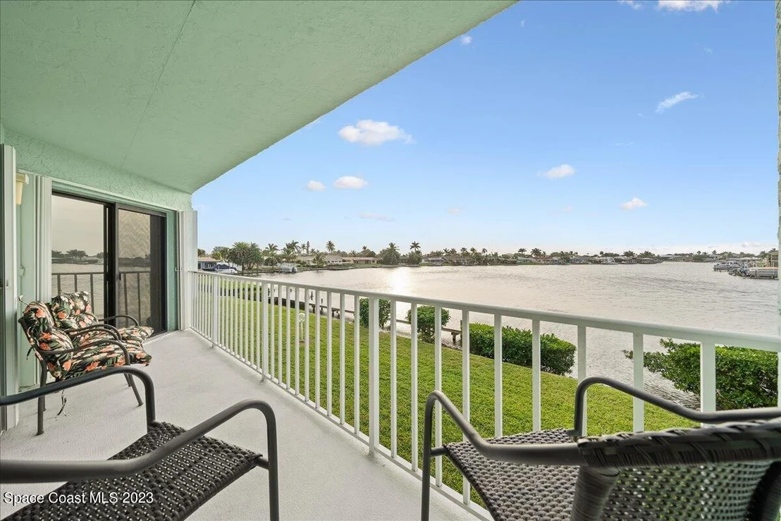 Photo of Unit 2202 at 1750 Commodore Boulevard