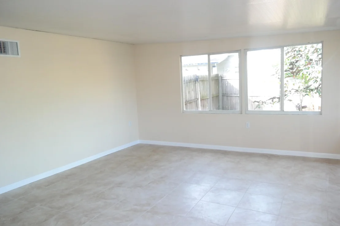 Photo of 984 Kings Post Road