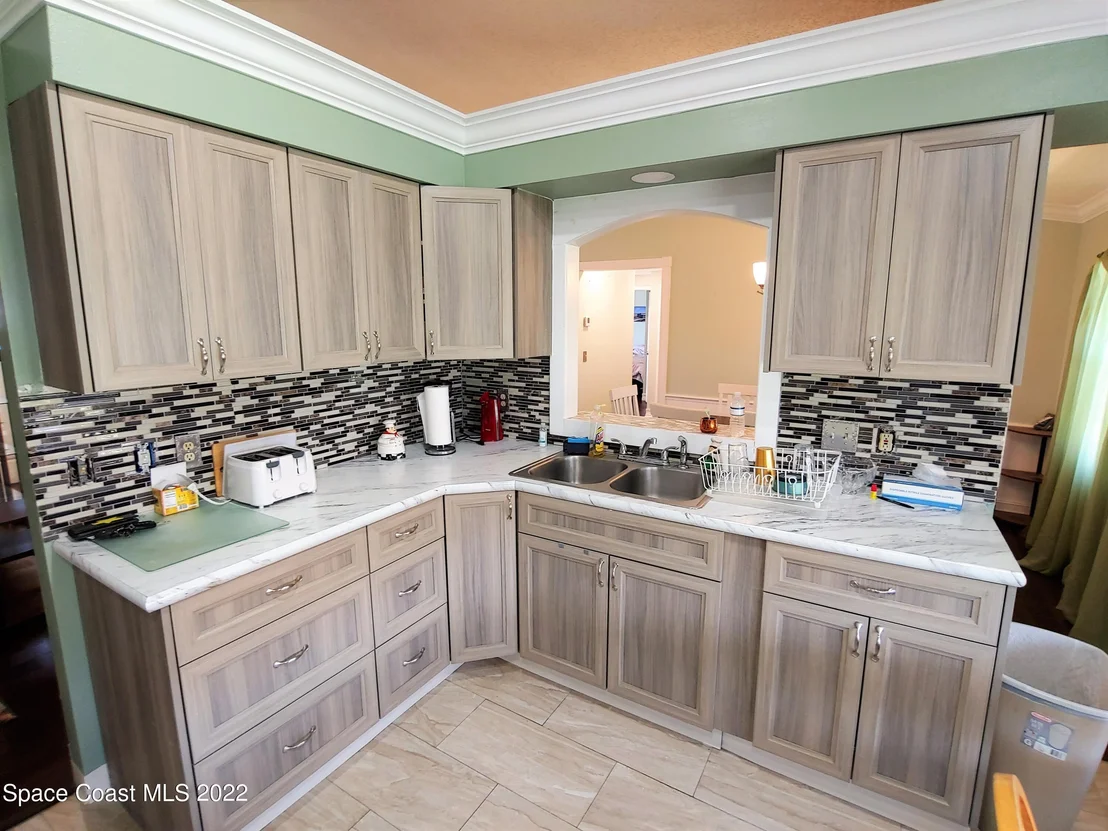Photo of 2570 Nobility Avenue